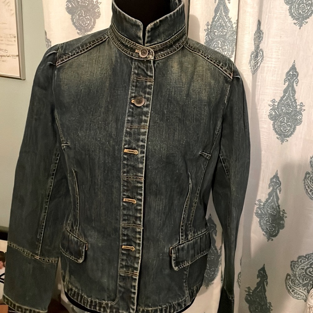 Gap Fitted Denim Jacket - image 1